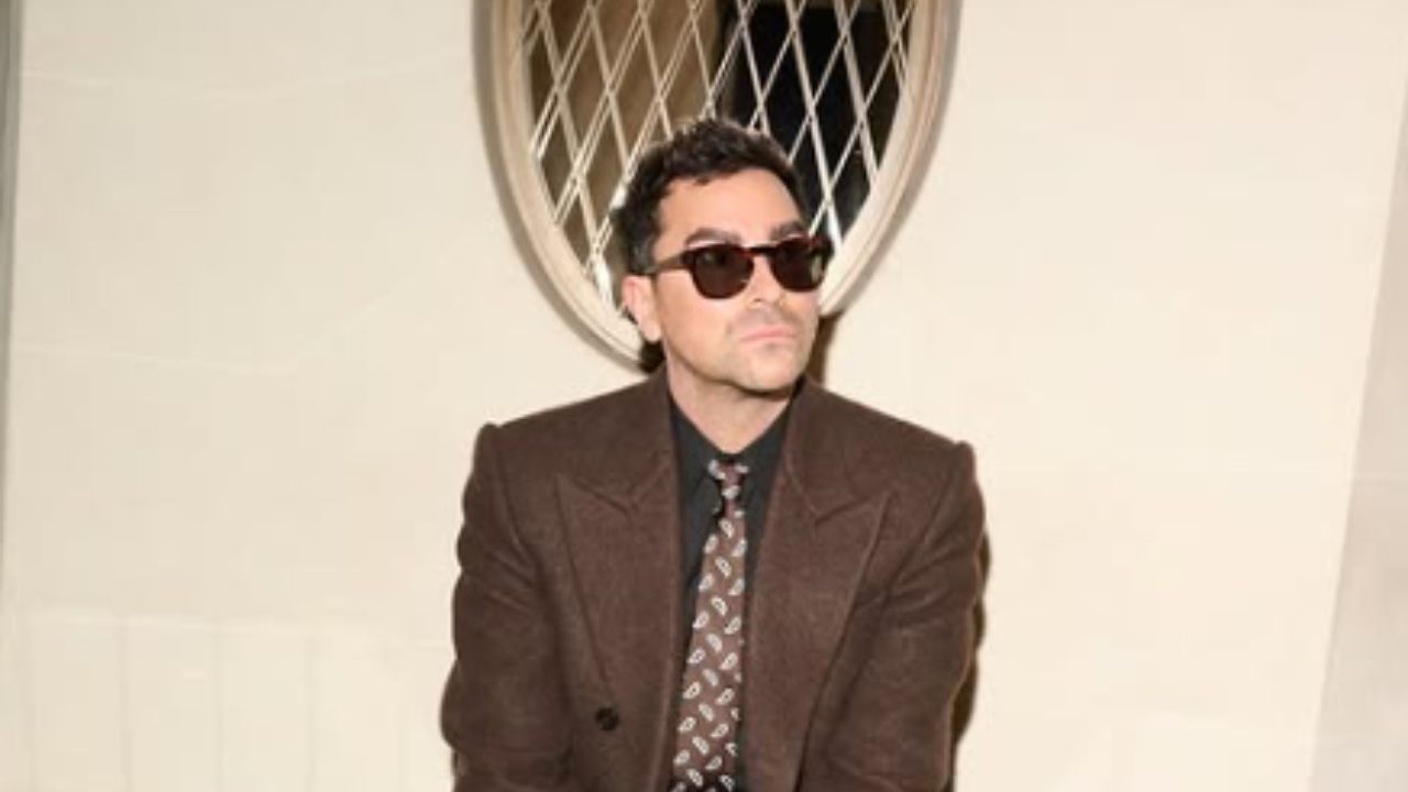 Dan Levy Refuses to Watch the Modern Wave of “Island” Dating Shows Dan Levy Refuses to Watch the Modern Wave of “Island” Dating Shows